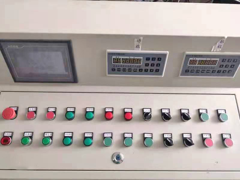 生產(chǎn)線配套設(shè)備 (1)